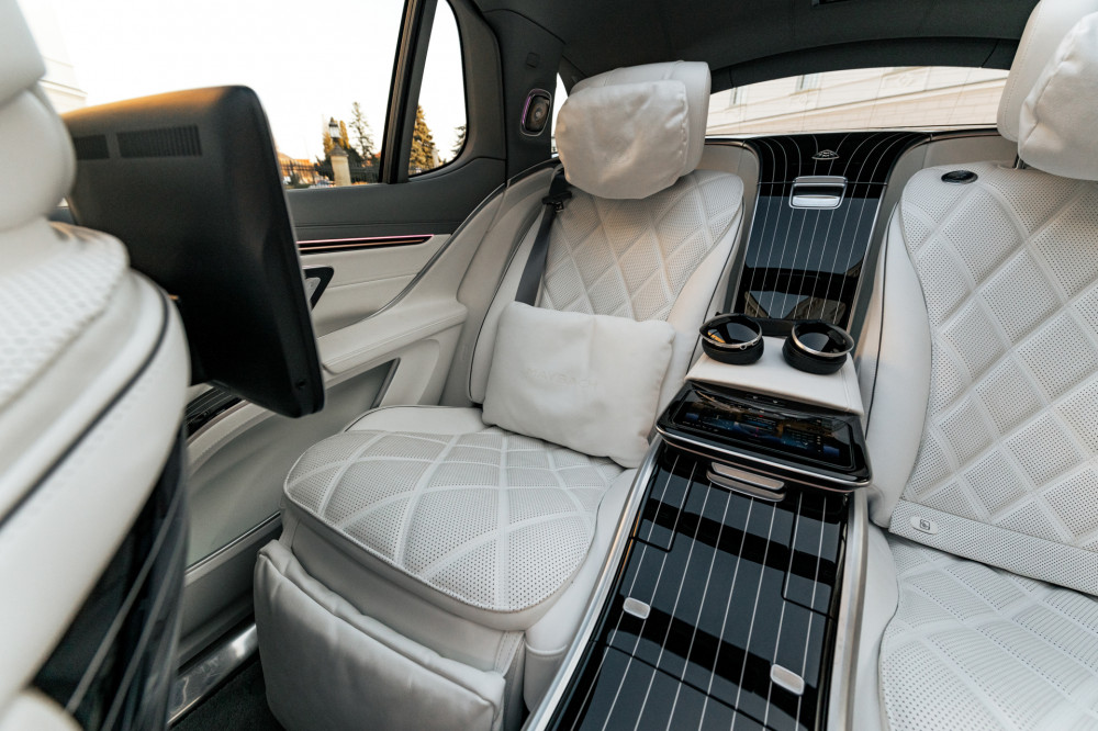 Mercedes-Maybach EQS 680 SUV